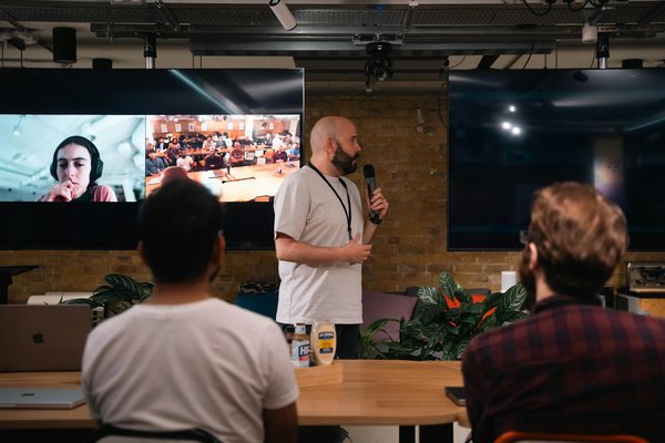 Quelles approches pour développer un jeu de survie en milieu marin avec des leçons sur la conservation des océans ?